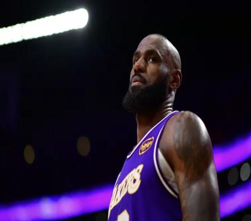 美媒：詹姆斯沒興趣加盟勇士，下賽季湖人、騎士二選一或退役