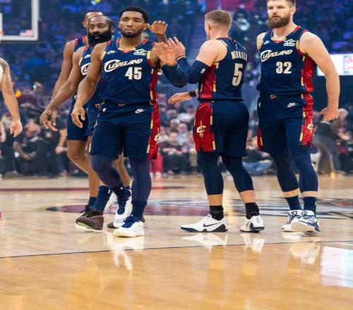 14分大勝，騎士隊(duì)掀翻76人！哈登再創(chuàng)里程碑，打破30000分不遠(yuǎn)了