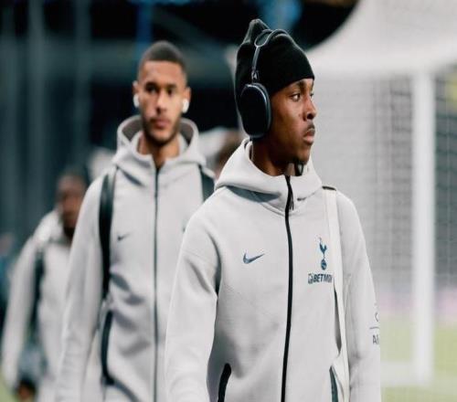 世體：斯彭斯本周一完成合練，對(duì)陣馬競(jìng)他有望獲得出場(chǎng)時(shí)間