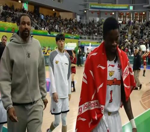 終于來了！廣東最強(qiáng)小外援馳援杜鋒，能打爆新疆魔鬼主場