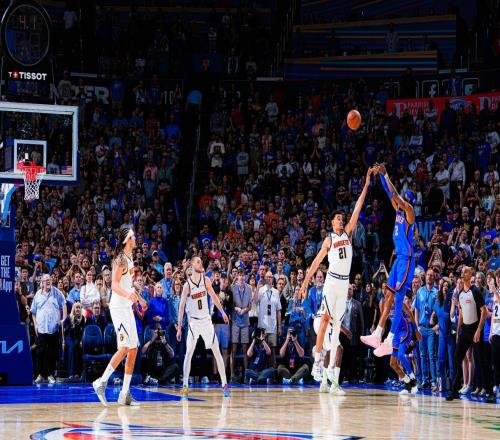 64秒續(xù)命9分神奇3+1絕平！約基奇創(chuàng)5紀錄拒背鍋關(guān)鍵球不輸SGA