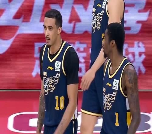 恭喜廣東隊！CBA暴力雙能衛(wèi)確認加盟，杜鋒后衛(wèi)線直接起飛了！