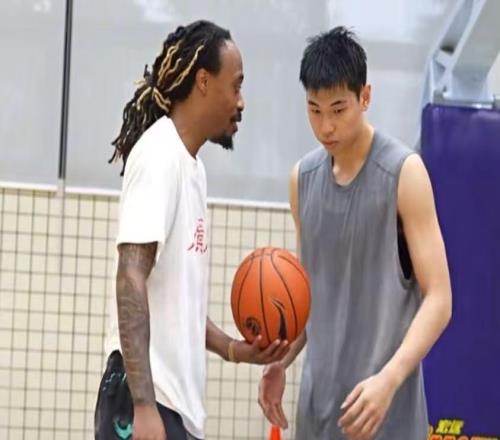 確認(rèn)到位！CBA后場大殺器空降廣東隊(duì)，狂逼朱芳雨裁掉薩林杰