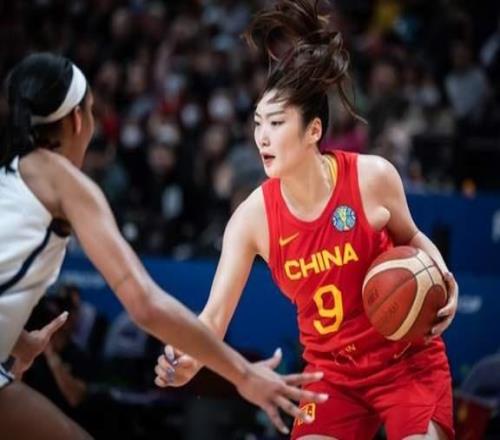 女籃3喜訊：韓旭李月汝回歸，宮魯鳴提拔3人，李夢(mèng)有望回歸沖冠