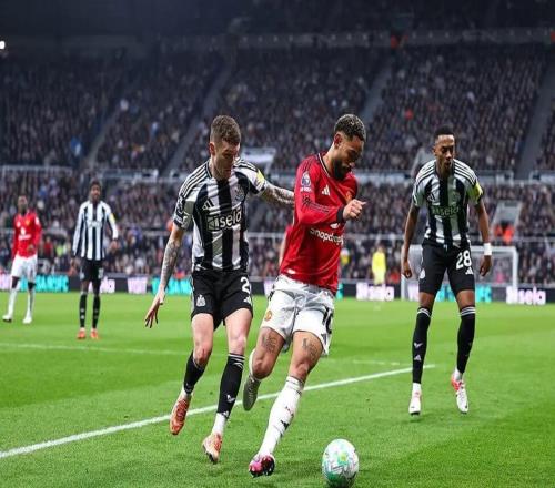 TA：曼聯(lián)沒有充分利用場地寬度，多古&利馬復(fù)出能改善這點(diǎn)