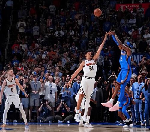 隨著雷霆6連勝，掘金被三分絕殺，西部最新排名出爐！勇士第8不穩(wěn)