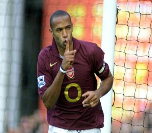 姆巴佩亨利對(duì)比：出場(chǎng)少200多場(chǎng)數(shù)據(jù)已超亨利！歷史地位會(huì)改寫(xiě)嗎