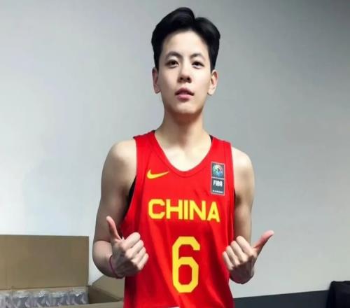 傳承！楊舒予接任成中國女籃新隊長上一任是姐姐楊力維