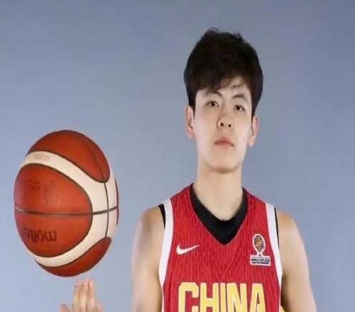 接棒！楊舒予成為中國女籃新隊(duì)長