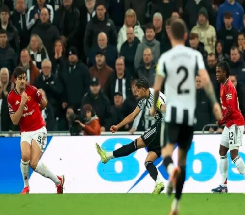 遺憾！曼聯(lián)后防大腿再傷推遲復(fù)出，英超“爭三之戰(zhàn)”紅魔防線告急