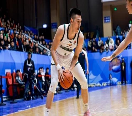 遼寧男籃8分險勝！完成大逆轉(zhuǎn)，布羅金頓首秀3分，莫蘭德爆發(fā)