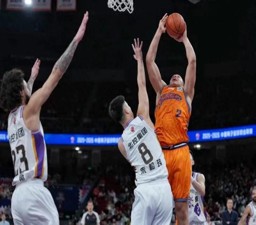 CBA常規(guī)賽第24輪，上海久事男籃10692勝北京控股男籃