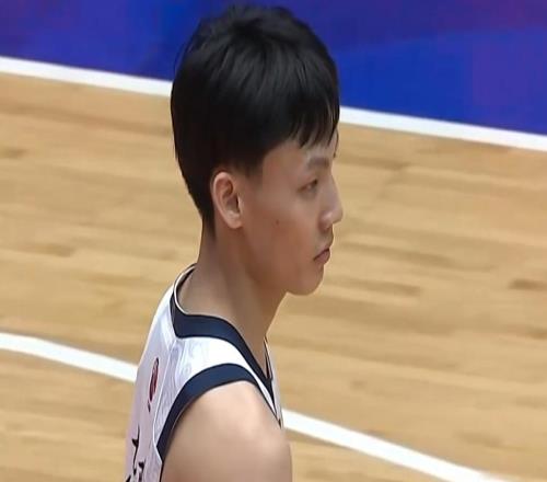 氣勢如虹！廣東完美壓制新疆，胡明軒三分建功，麥考爾首秀滿分