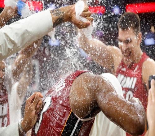 全力以赴的83分，隊友裁判對手成全了阿德巴約！43罰把數(shù)據(jù)打廉價