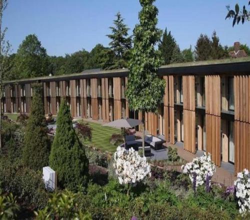 太陽報(bào)：自上任后，圖多爾一直住在熱刺訓(xùn)練基地的酒店里