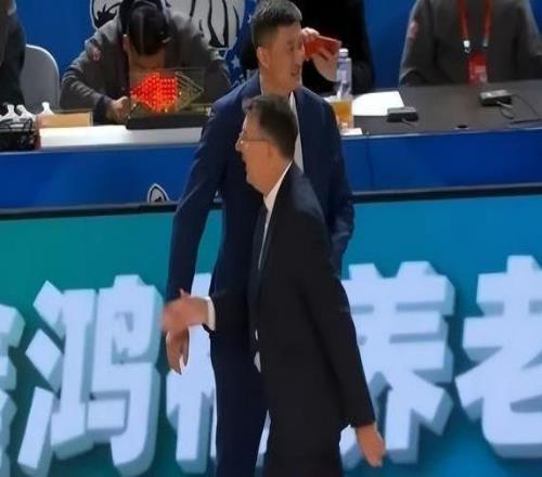 慘遭新疆18分大逆轉(zhuǎn)！杜鋒：幾個(gè)隊(duì)員正負(fù)值20不是我們需要的