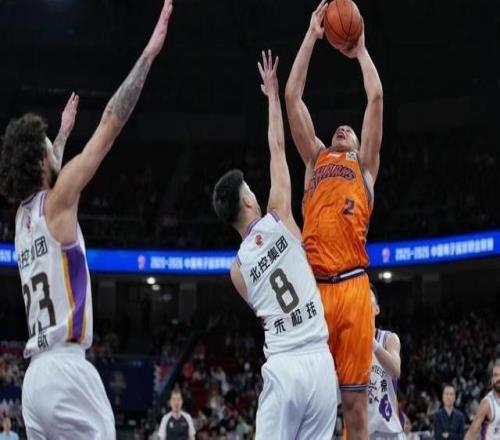 五人得分上雙！上海久事男籃主場戰(zhàn)勝北控隊(duì)