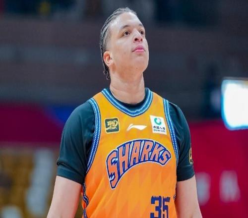 上海雙殺北控成20勝第2隊(duì)洛夫頓24+10豪斯首秀21+6+6+5