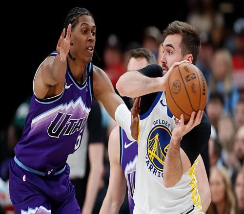 狀態(tài)還在不斷下降！勇士在今年夏天真的應(yīng)該放棄這位替補(bǔ)控衛(wèi)了