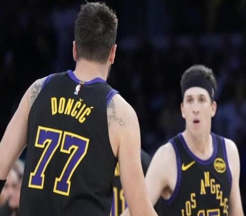 東契奇：跟里夫斯搭檔讓比賽如此輕松，我們是超棒的二人組