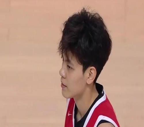 中國女籃三大內(nèi)線合砍47分，球隊卻曝出最弱一環(huán)，賽后遭球迷批評
