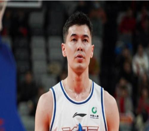 廣東遭新疆18分大逆轉(zhuǎn)：胡明軒15分丟絕殺勞森19+18+8徐杰0分