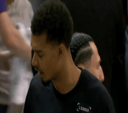 文班39分8記三分馬刺勝綠軍，布朗被驅(qū)逐塔圖姆無力回天