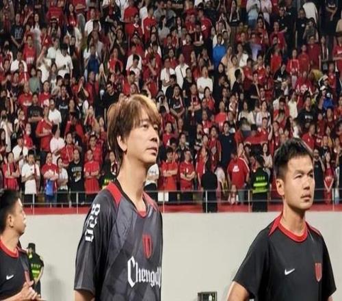 爭議！中超重慶主場請知名歌手表演：最低票價150貴不貴