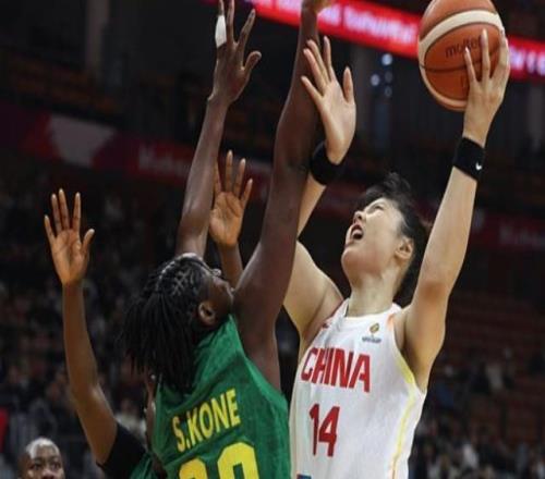 中國女籃世預(yù)賽取得開門紅，李月汝回歸首秀得分全隊最高
