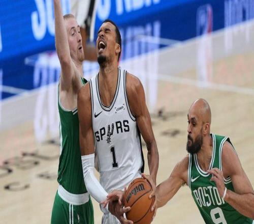 8三分轟39+11，文班平生涯紀錄！3點助馬刺17戰16勝連斬爭冠大熱