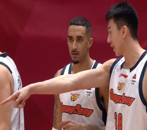 不打了！廣東冠軍后衛(wèi)確定下家，曾是杜鋒麾下第一奇兵！