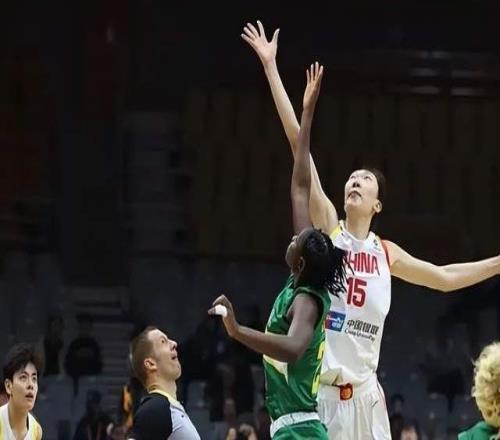 漂亮！中国女篮轻取开门红，三塔炸裂，杨舒予觉醒，王思雨太稳了