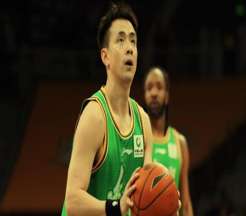 趙繼偉4+3！哈維三分球5中3得9分,布羅金頓3分1失誤,遼籃落后10分