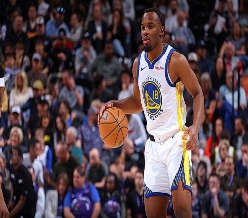 看起來(lái)似乎挺有培養(yǎng)價(jià)值的！勇士還不如給后場(chǎng)新秀多些表現(xiàn)機(jī)會(huì)