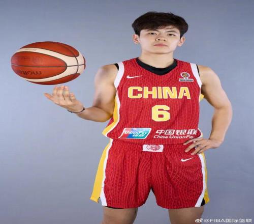 24歲楊舒予接任中國(guó)女籃隊(duì)長(zhǎng)，今晚將帶隊(duì)沖擊世界杯