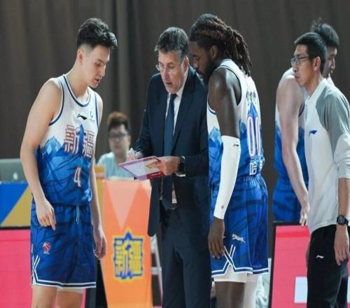 新疆男籃官宣！后場大將韌帶撕裂賽季報銷，場均17+7新外援加盟！