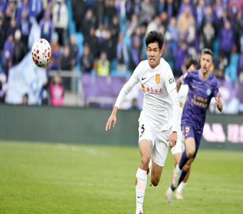 飄得這么快銅梁龍主場(chǎng)海報(bào)喧賓奪主+票價(jià)虛高，球迷送韭菜抗議