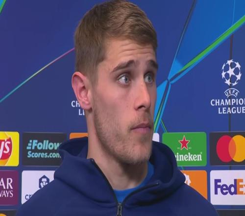 范德芬：前15分鐘發(fā)生了什么球場滑得離譜，所有人都在打滑