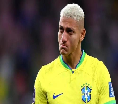 23歲生日前，出身門將世家的他收到了足以毀掉職業生涯的“禮物”