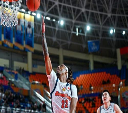 廣東遭18分逆轉(zhuǎn)被打回原形！更換外援成唯一出路，杜鋒該認(rèn)清現(xiàn)實(shí)