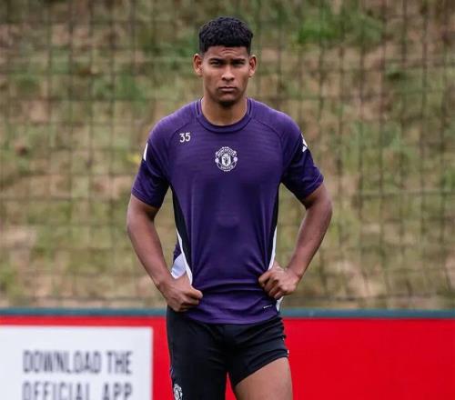 曼聯(lián)700萬(wàn)新援被遺忘，欲取代馬拉西亞！不住別墅只為遙望夢(mèng)劇場(chǎng)