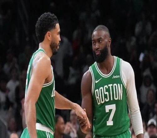 布朗：我和塔圖姆之間無論誰有一點(diǎn)動靜都會被媒體拿去報(bào)道