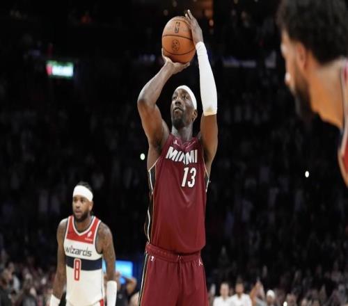 韋德：我見證了阿德巴約一步步成長(zhǎng)，看著他拿83分我感慨萬千