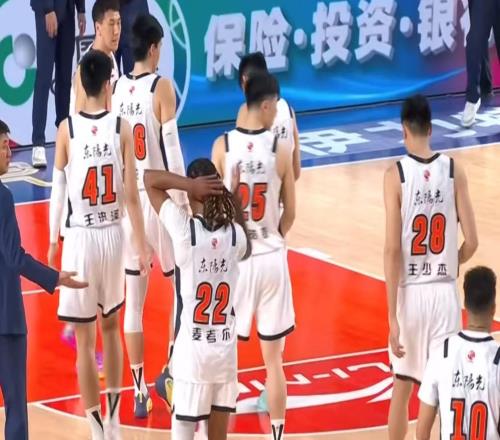 一箭雙雕！廣東隊“戰略性”輸給新疆男籃，杜鋒想要做掉遼寧