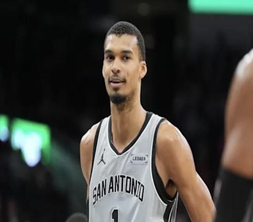 隊記：文班亞馬右腳踝酸痛，明日對陣丹佛掘金出戰成疑