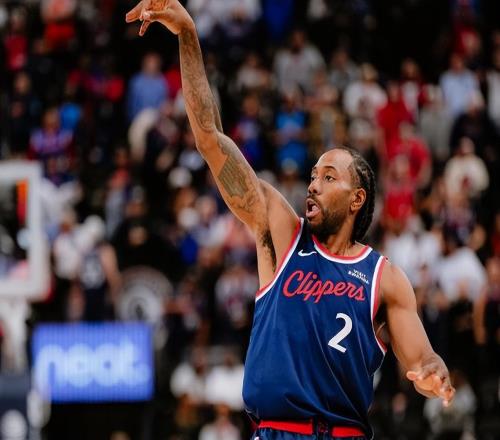 倫納德45分！快船153128屠狼！誕生5個現實：2換1、2換5交易穩賺