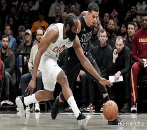 爭議吹罰讓哈登里程悲，13+10中鋒不可或缺，對手兩副將改變戰局