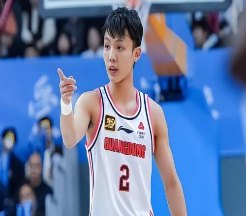 廣東被逆轉(zhuǎn)，3人及格3人拖后腿，杜峰朱芳雨急需提拔2人才能奪冠