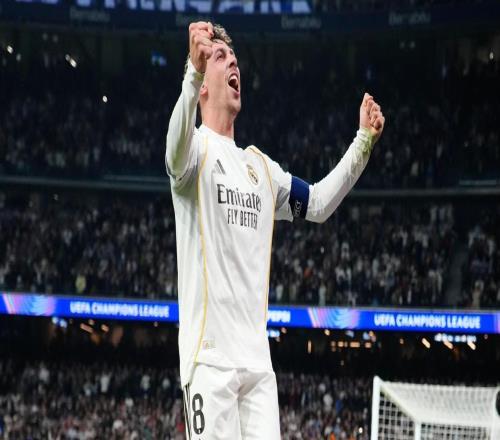 “地球上最被低估的球員”完成史詩之夜！22分鐘帽子戲法打爆曼城