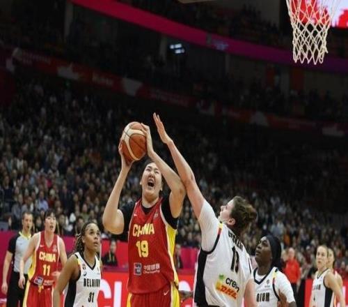 張子宇成年國家隊首次轟20+11創新高第三節連吃進攻犯規惹爭議